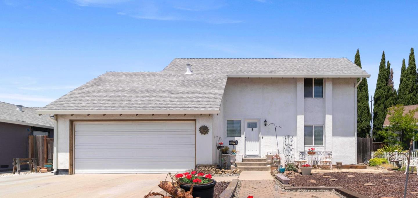 Detail Gallery Image 1 of 28 For 2280 Zoria Cir, San Jose,  CA 95131 - 4 Beds | 2 Baths