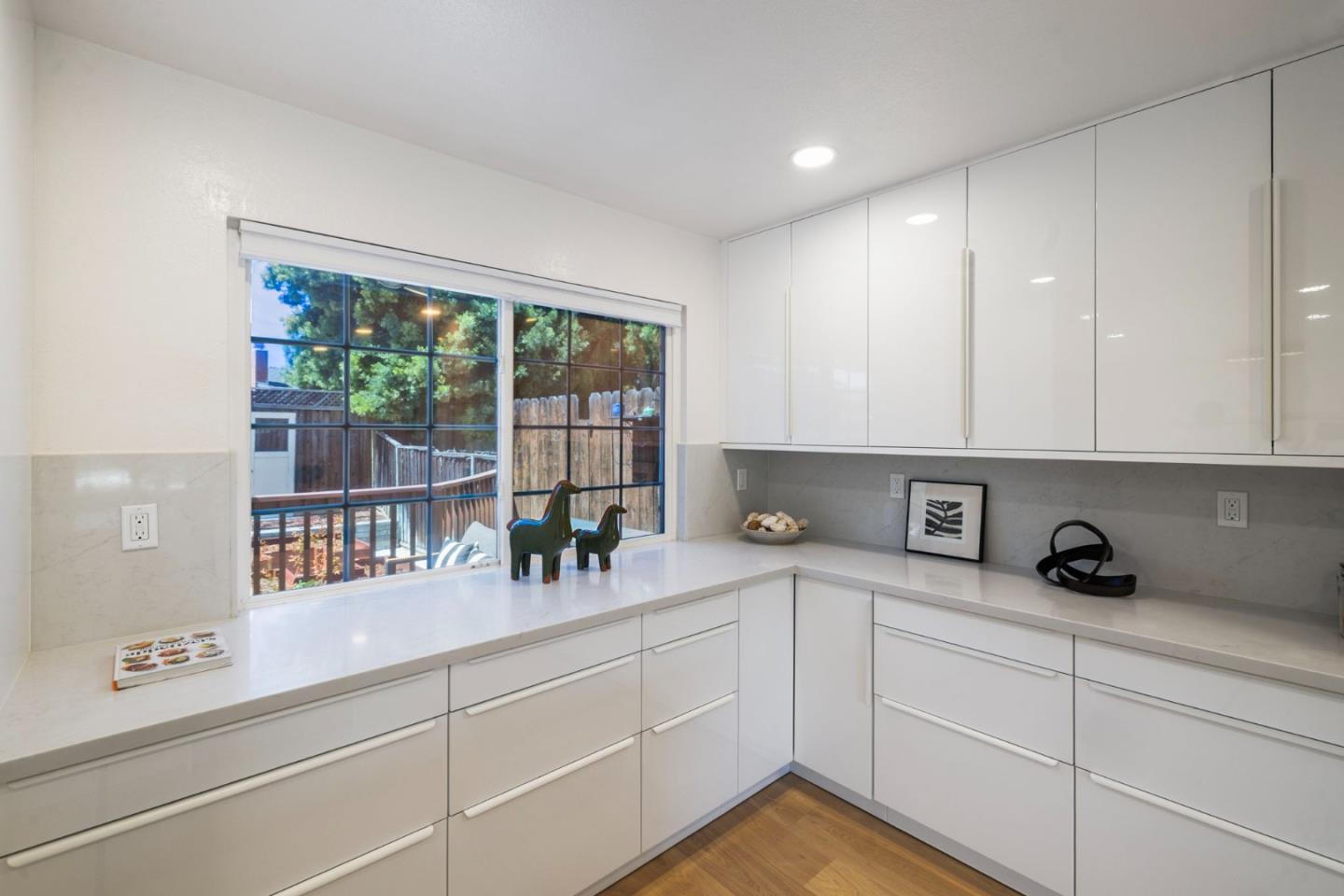 Detail Gallery Image 14 of 48 For 5107 Sussex Park Ct, San Jose,  CA 95136 - 4 Beds | 2/1 Baths