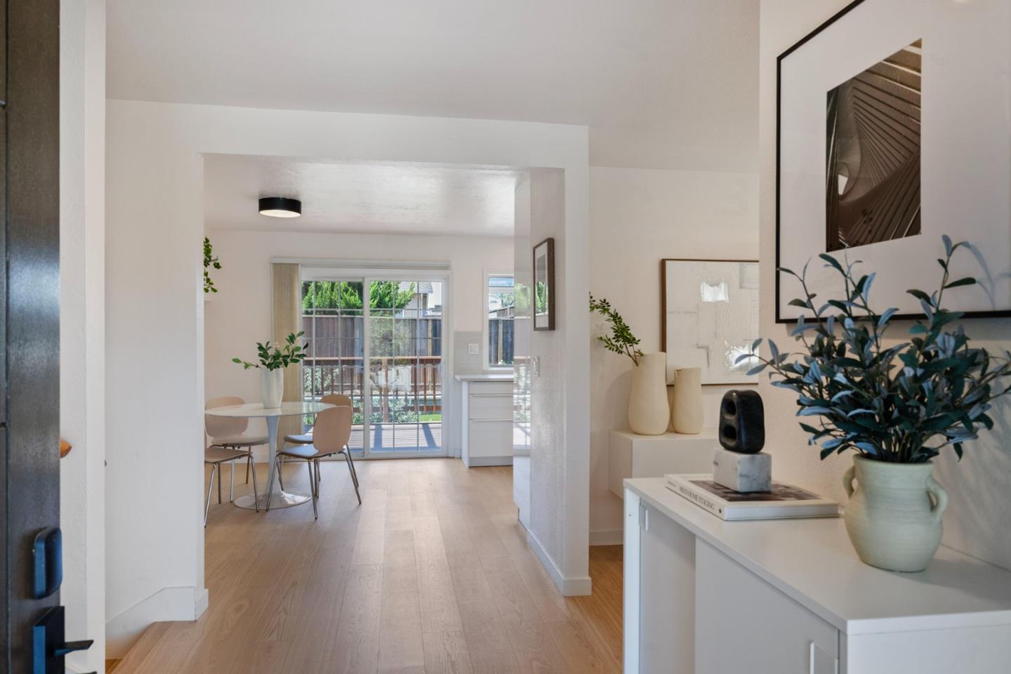 Detail Gallery Image 4 of 48 For 5107 Sussex Park Ct, San Jose,  CA 95136 - 4 Beds | 2/1 Baths