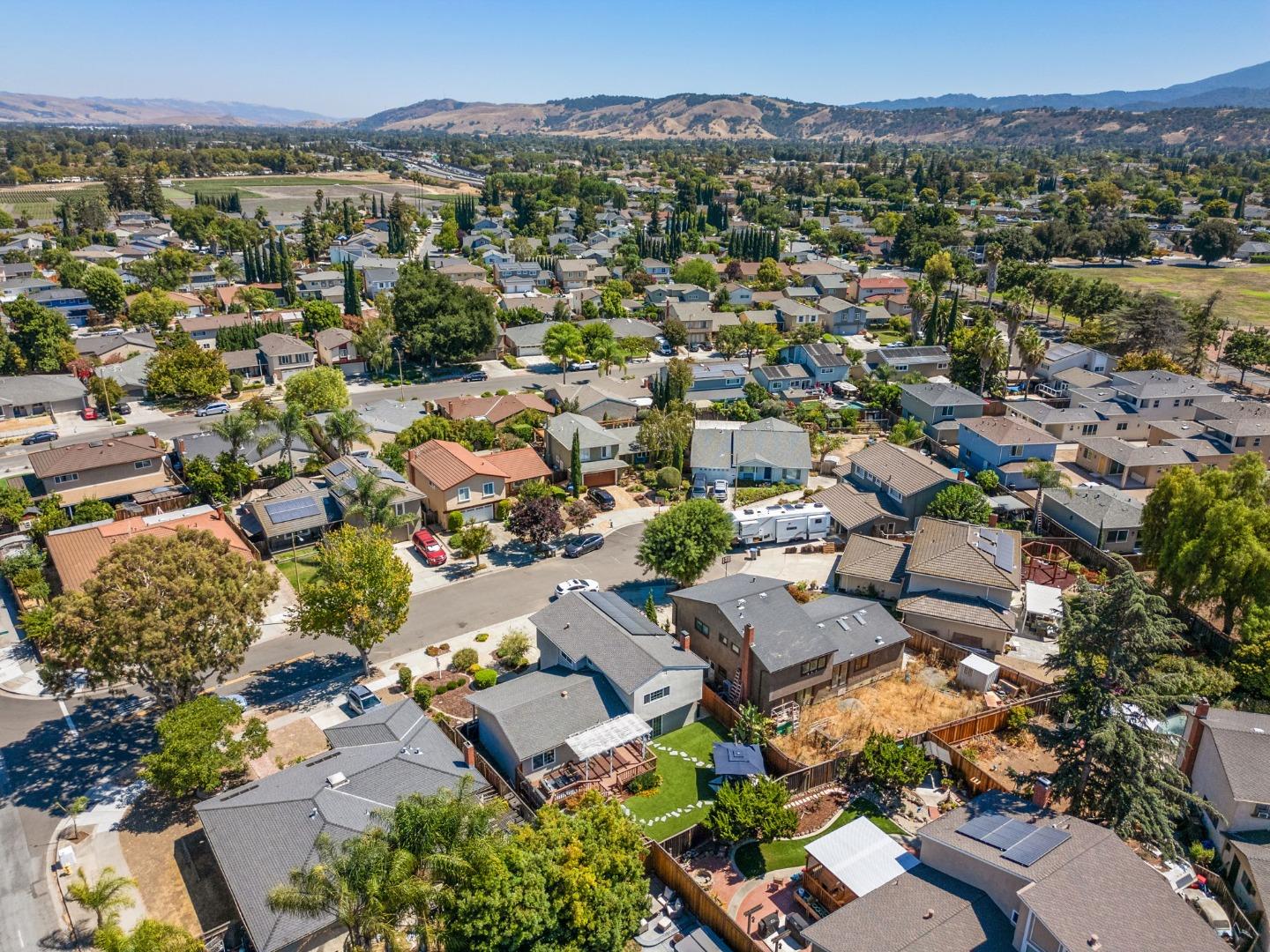 Detail Gallery Image 47 of 48 For 5107 Sussex Park Ct, San Jose,  CA 95136 - 4 Beds | 2/1 Baths