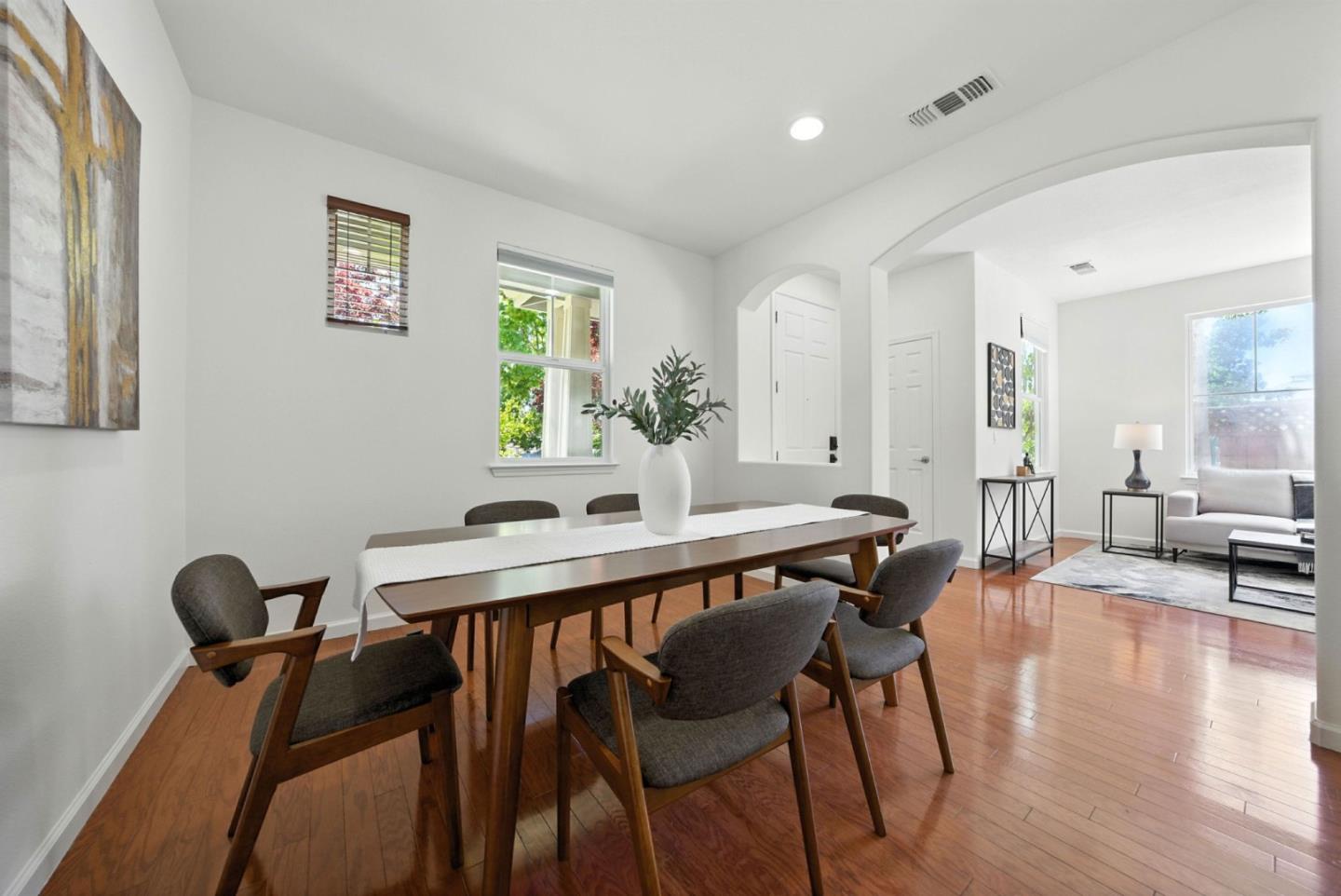 Detail Gallery Image 10 of 68 For 1451 Sunny Ct, San Jose,  CA 95116 - 4 Beds | 2/1 Baths