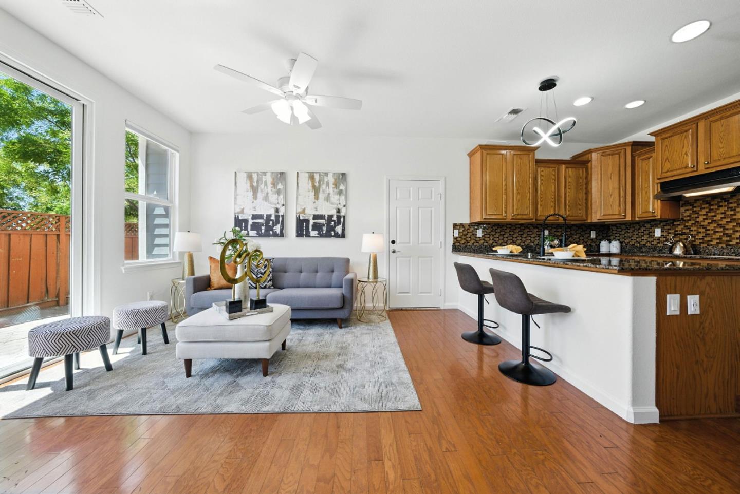 Detail Gallery Image 16 of 68 For 1451 Sunny Ct, San Jose,  CA 95116 - 4 Beds | 2/1 Baths