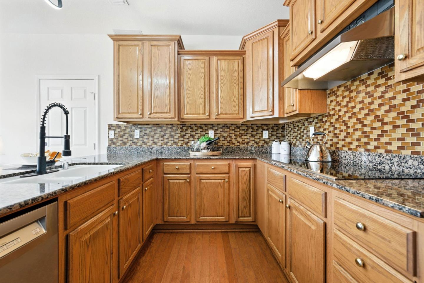 Detail Gallery Image 22 of 68 For 1451 Sunny Ct, San Jose,  CA 95116 - 4 Beds | 2/1 Baths