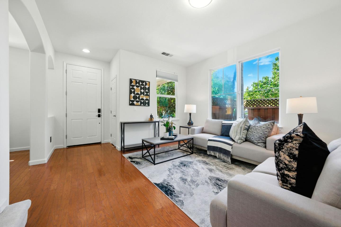 Detail Gallery Image 7 of 68 For 1451 Sunny Ct, San Jose,  CA 95116 - 4 Beds | 2/1 Baths