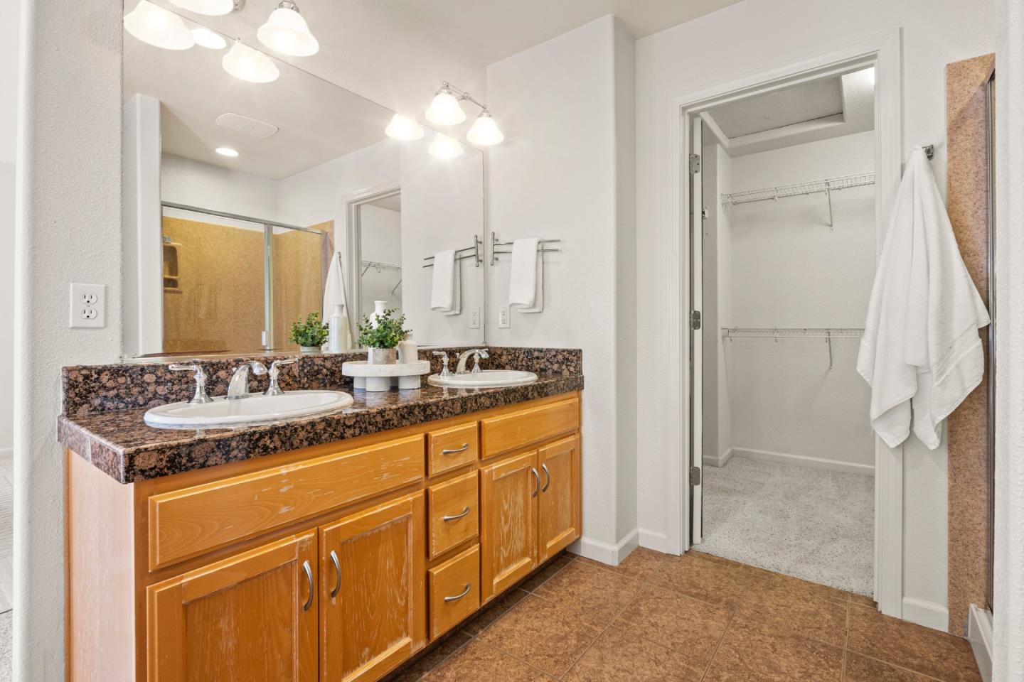 Detail Gallery Image 19 of 31 For 1096 Flowering Ash Dr, Hercules,  CA 94547 - 4 Beds | 2/1 Baths