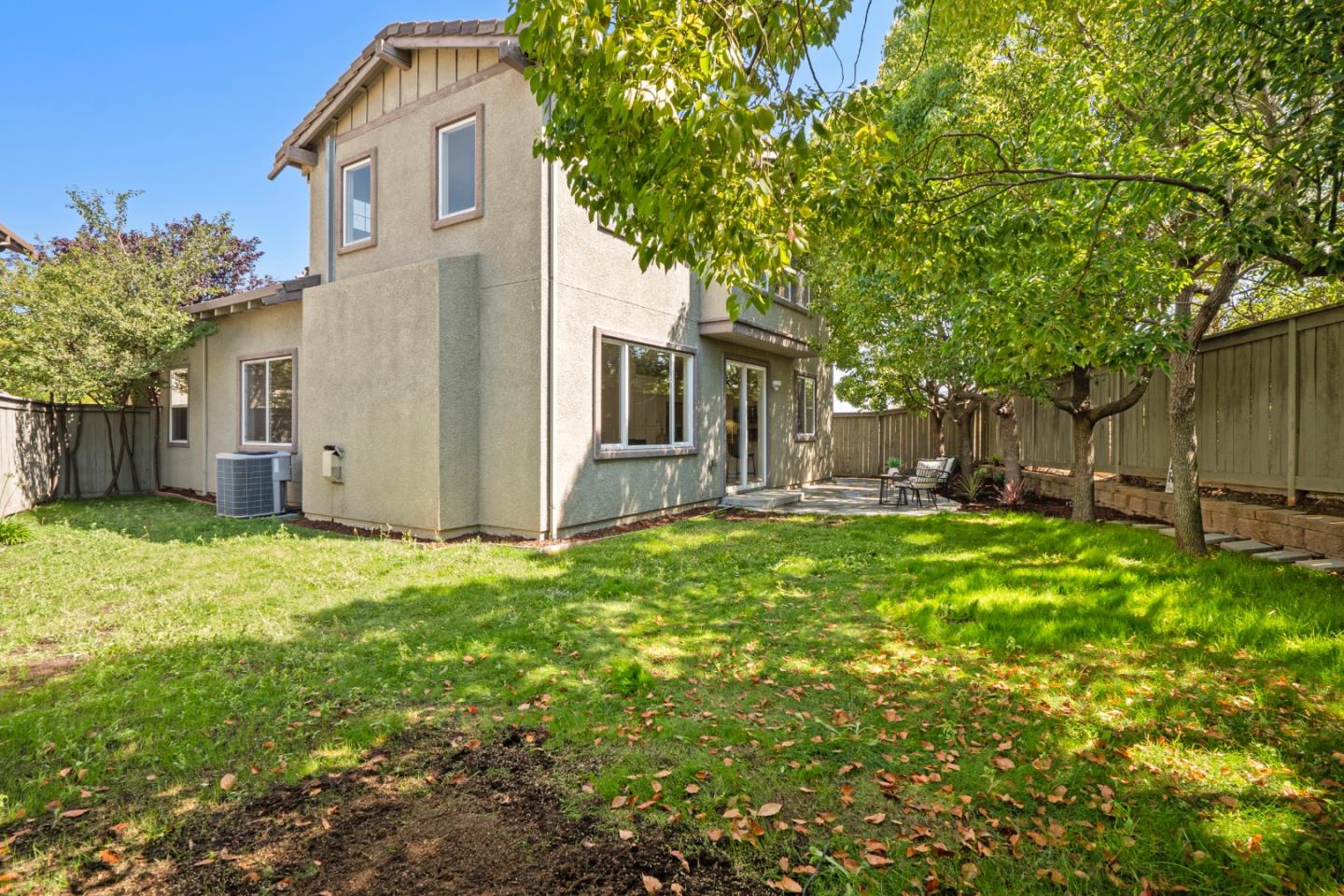 Detail Gallery Image 30 of 31 For 1096 Flowering Ash Dr, Hercules,  CA 94547 - 4 Beds | 2/1 Baths