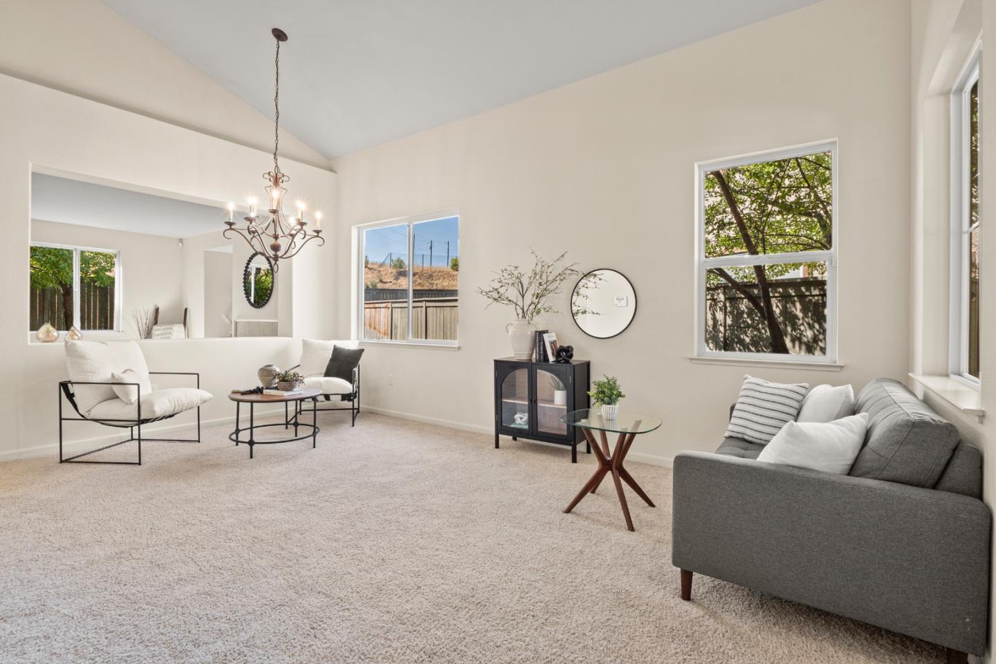 Detail Gallery Image 6 of 31 For 1096 Flowering Ash Dr, Hercules,  CA 94547 - 4 Beds | 2/1 Baths