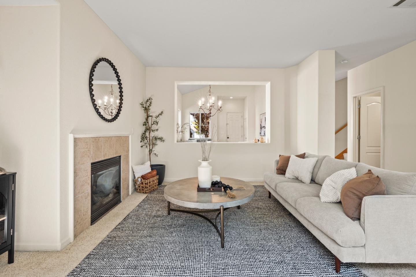 Detail Gallery Image 8 of 31 For 1096 Flowering Ash Dr, Hercules,  CA 94547 - 4 Beds | 2/1 Baths