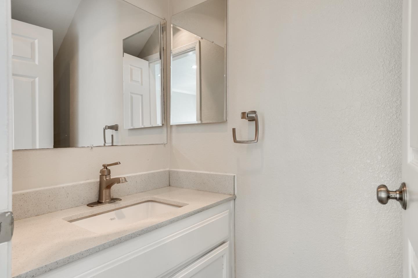 Detail Gallery Image 16 of 45 For 929 E El Camino Real #138,  Sunnyvale,  CA 94087 - 3 Beds | 2/1 Baths