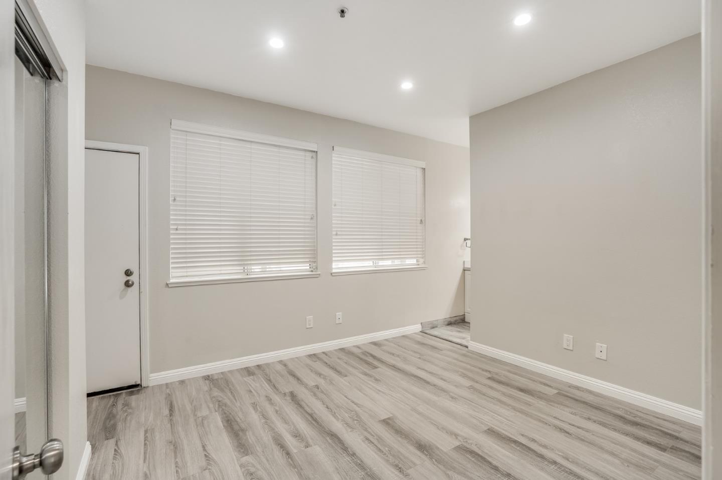 Detail Gallery Image 22 of 45 For 929 E El Camino Real #138,  Sunnyvale,  CA 94087 - 3 Beds | 2/1 Baths