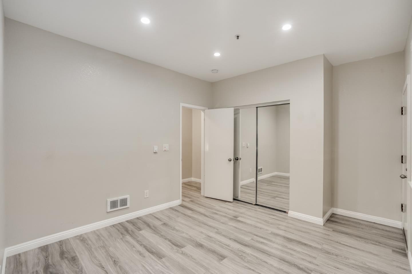 Detail Gallery Image 25 of 45 For 929 E El Camino Real #138,  Sunnyvale,  CA 94087 - 3 Beds | 2/1 Baths