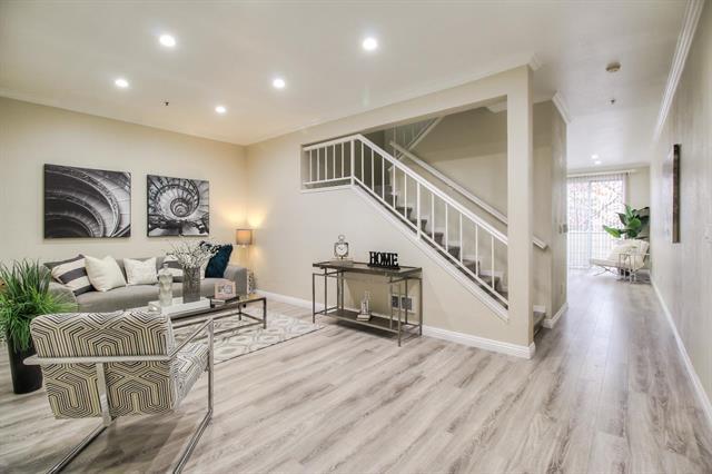 Detail Gallery Image 3 of 45 For 929 E El Camino Real #138,  Sunnyvale,  CA 94087 - 3 Beds | 2/1 Baths