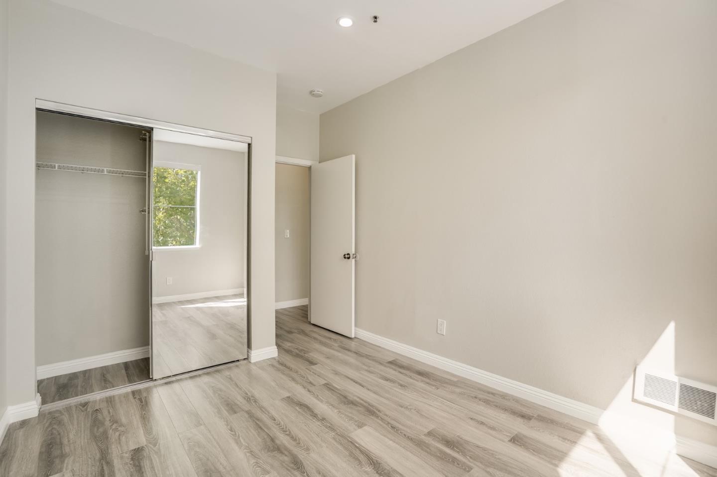 Detail Gallery Image 32 of 45 For 929 E El Camino Real #138,  Sunnyvale,  CA 94087 - 3 Beds | 2/1 Baths