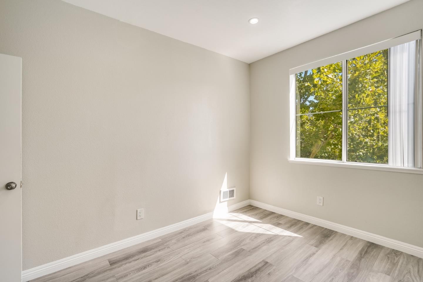 Detail Gallery Image 33 of 45 For 929 E El Camino Real #138,  Sunnyvale,  CA 94087 - 3 Beds | 2/1 Baths