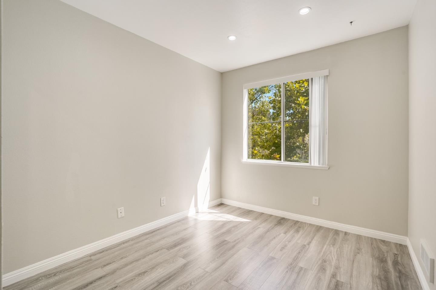 Detail Gallery Image 34 of 45 For 929 E El Camino Real #138,  Sunnyvale,  CA 94087 - 3 Beds | 2/1 Baths
