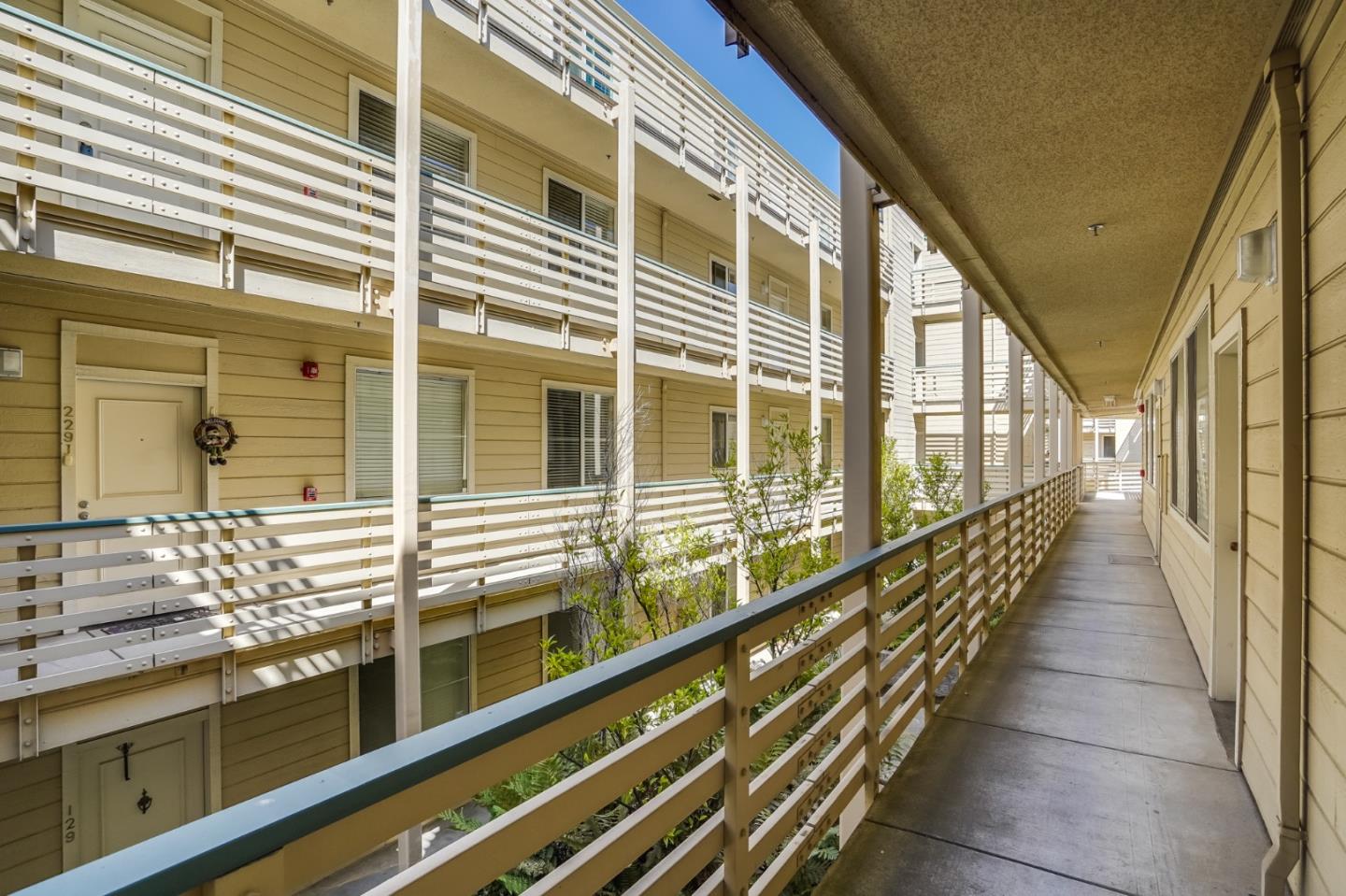 Detail Gallery Image 39 of 45 For 929 E El Camino Real #138,  Sunnyvale,  CA 94087 - 3 Beds | 2/1 Baths