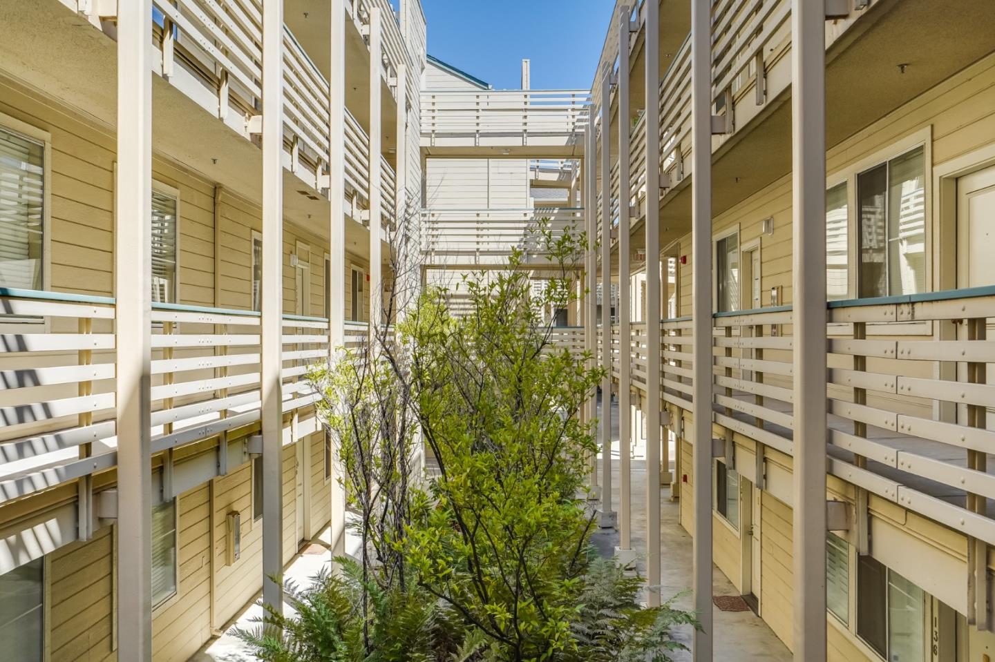 Detail Gallery Image 40 of 45 For 929 E El Camino Real #138,  Sunnyvale,  CA 94087 - 3 Beds | 2/1 Baths