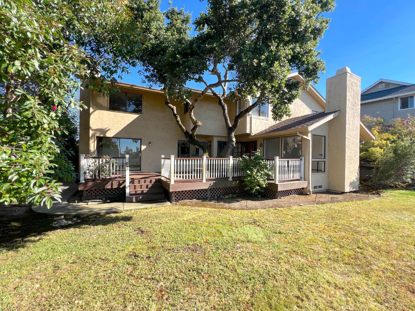 Detail Gallery Image 2 of 4 For 108 Normandy Ct, San Carlos,  CA 94070 - 4 Beds | 3 Baths