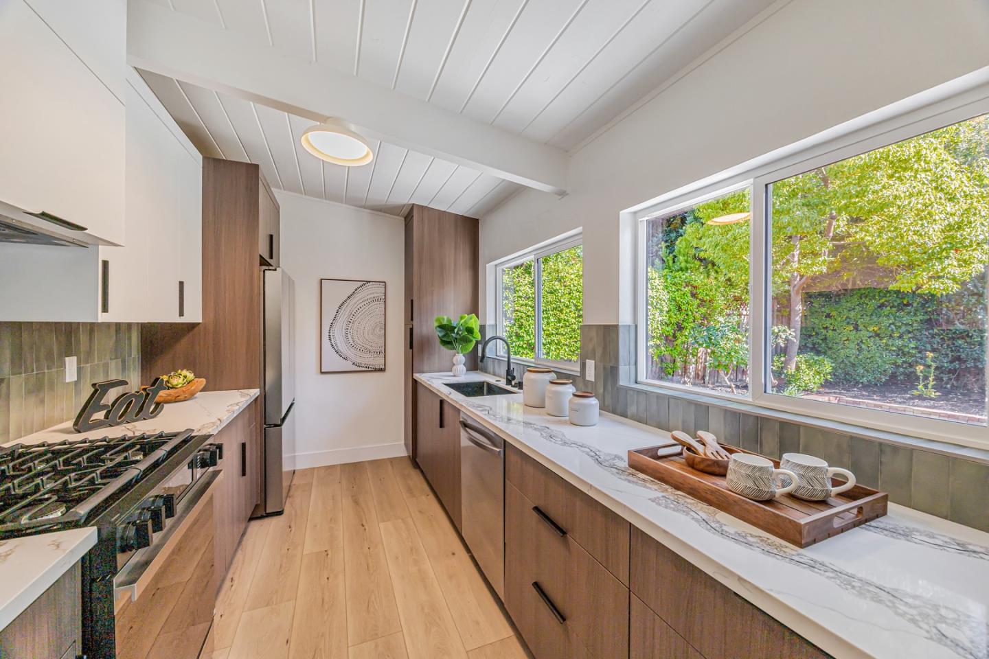 Detail Gallery Image 11 of 30 For 3329 Ramona St, Palo Alto,  CA 94306 - 3 Beds | 1 Baths