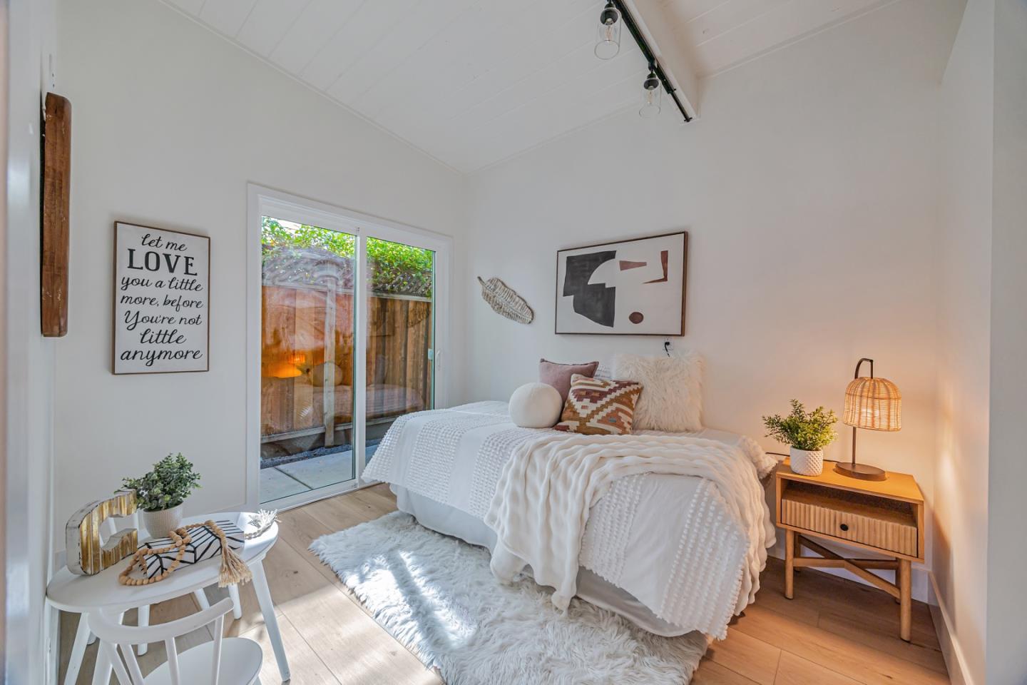 Detail Gallery Image 17 of 30 For 3329 Ramona St, Palo Alto,  CA 94306 - 3 Beds | 1 Baths