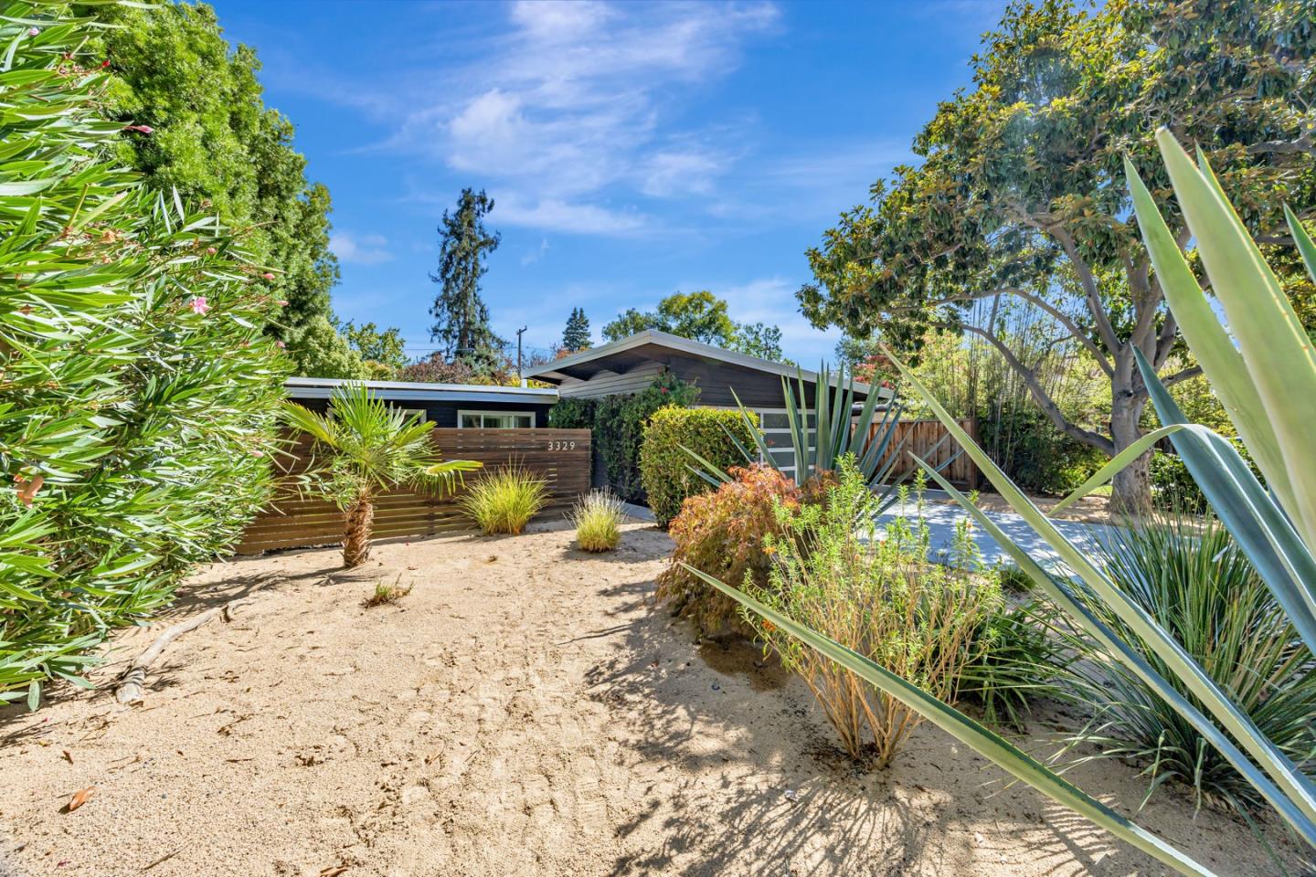 Detail Gallery Image 3 of 30 For 3329 Ramona St, Palo Alto,  CA 94306 - 3 Beds | 1 Baths