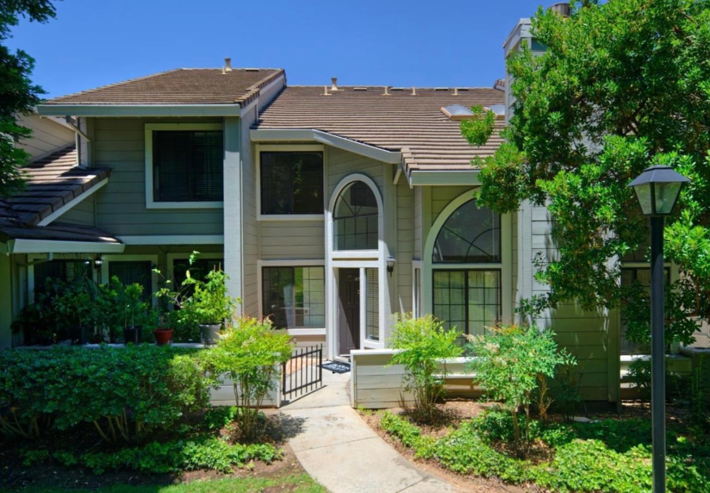 Detail Gallery Image 12 of 16 For 2766 Buena Point Ct, San Jose,  CA 95121 - 2 Beds | 2 Baths