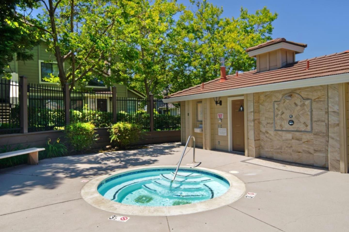 Detail Gallery Image 14 of 16 For 2766 Buena Point Ct, San Jose,  CA 95121 - 2 Beds | 2 Baths