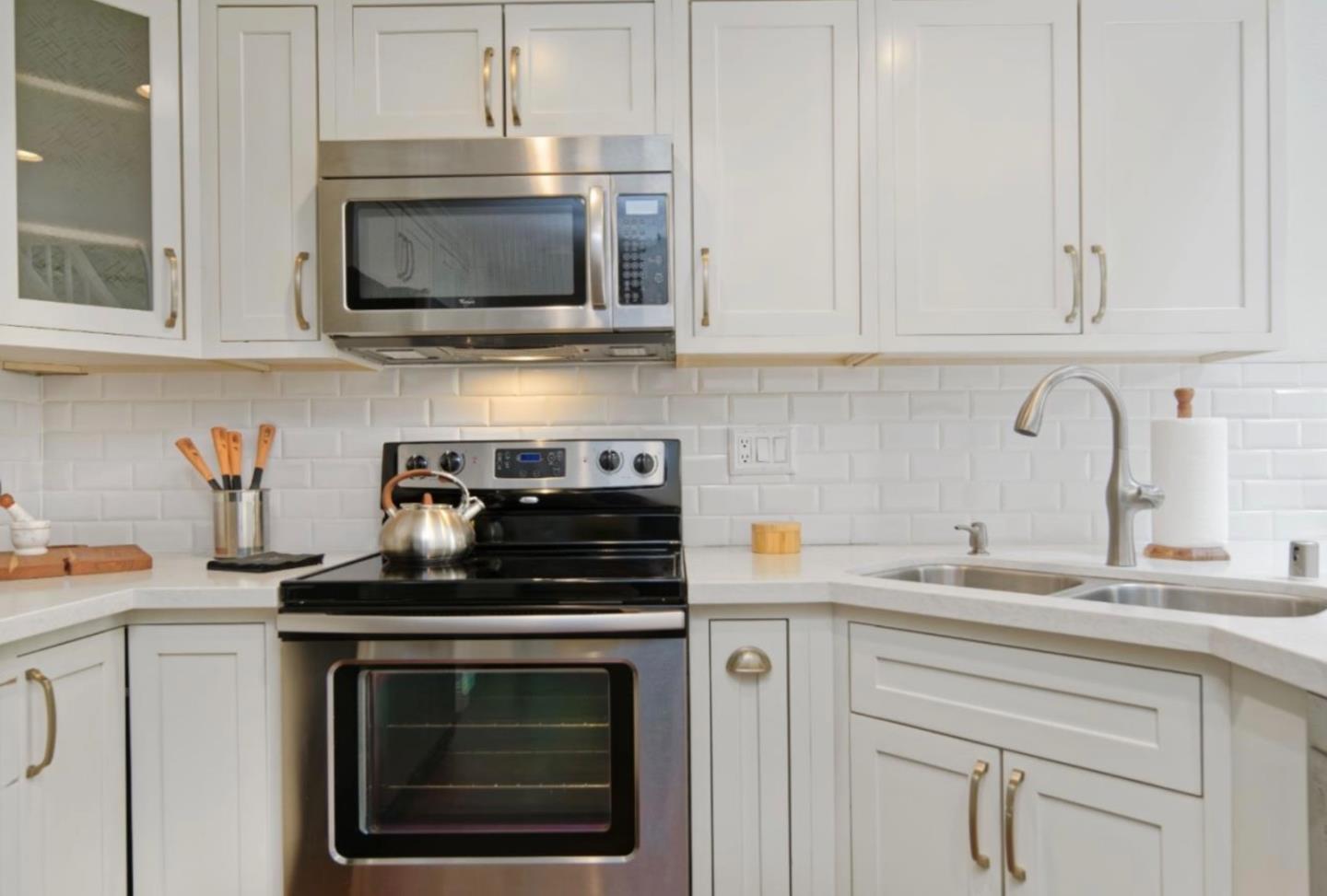 Detail Gallery Image 3 of 16 For 2766 Buena Point Ct, San Jose,  CA 95121 - 2 Beds | 2 Baths