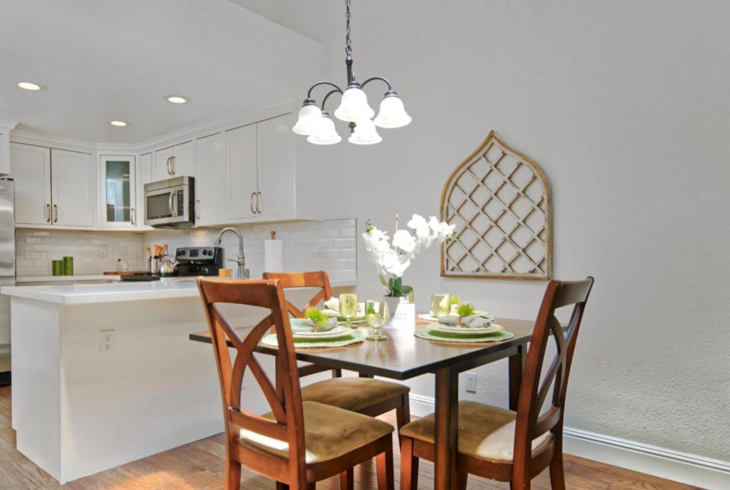 Detail Gallery Image 4 of 16 For 2766 Buena Point Ct, San Jose,  CA 95121 - 2 Beds | 2 Baths