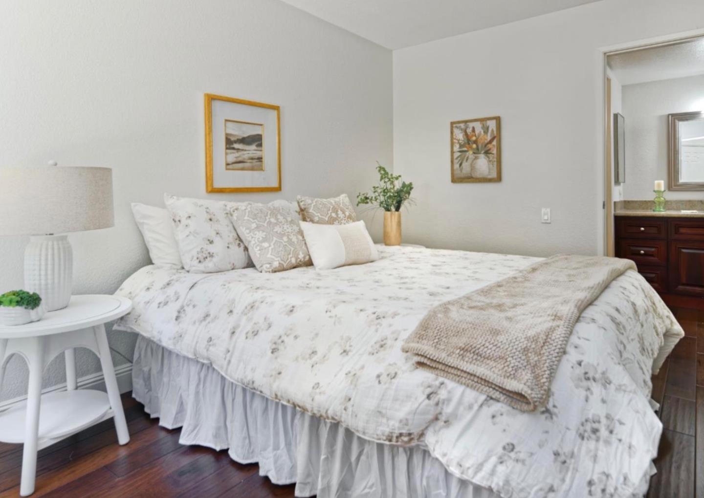 Detail Gallery Image 8 of 16 For 2766 Buena Point Ct, San Jose,  CA 95121 - 2 Beds | 2 Baths