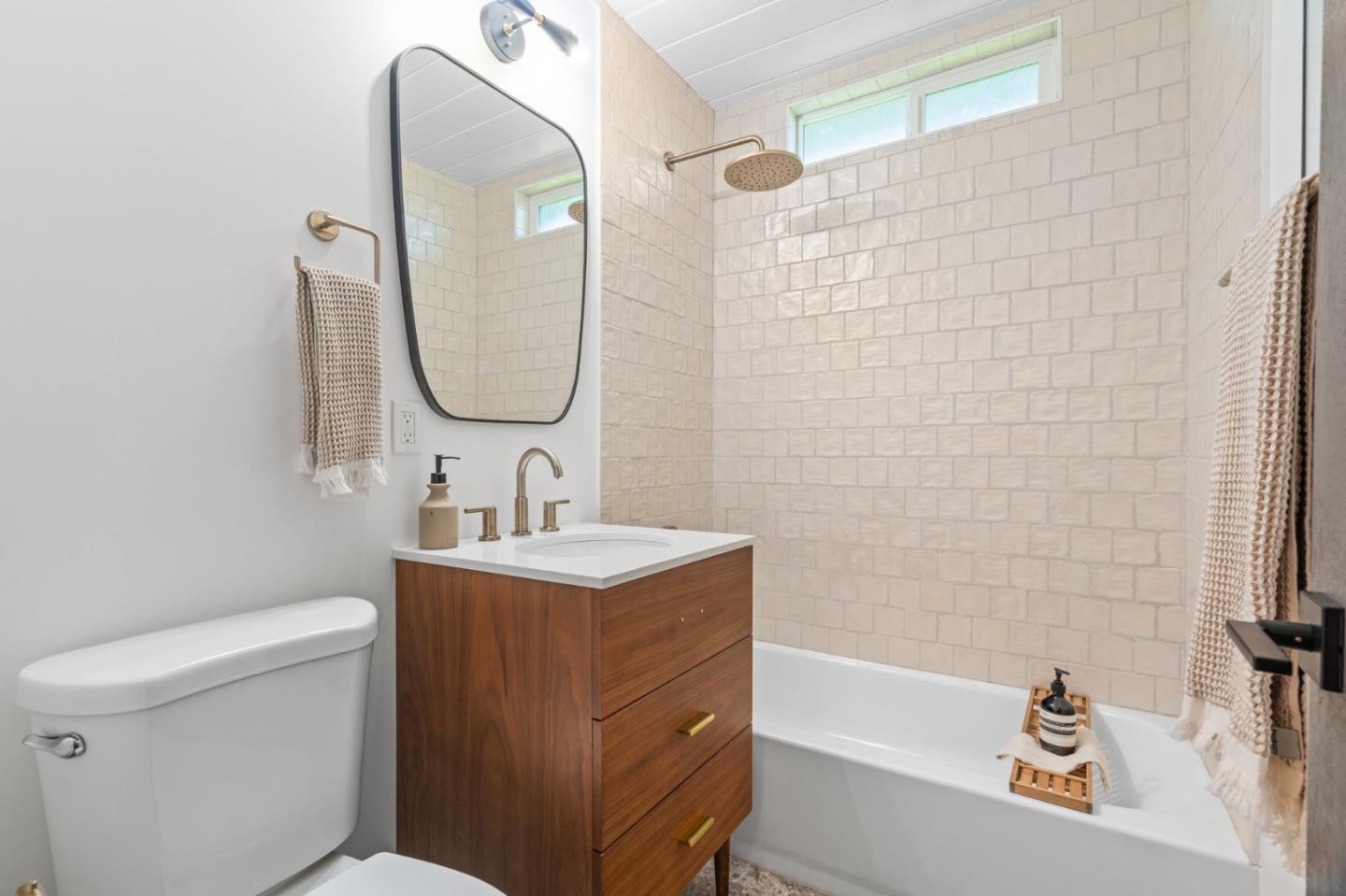 Detail Gallery Image 29 of 35 For 1636 Celeste Dr, San Mateo,  CA 94402 - 4 Beds | 2 Baths