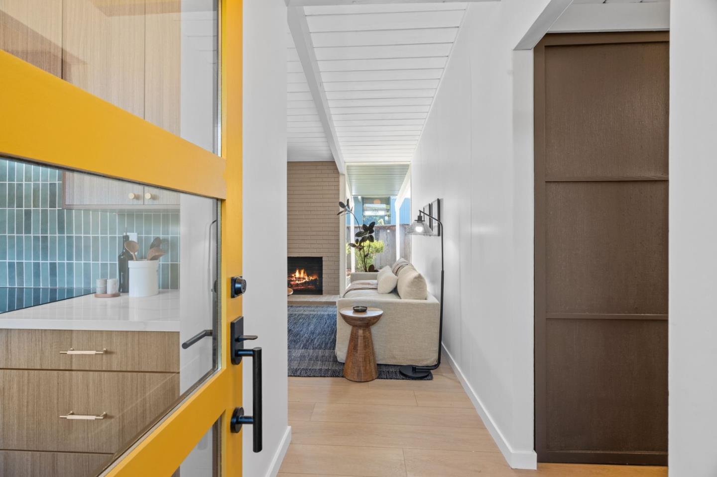 Detail Gallery Image 3 of 35 For 1636 Celeste Dr, San Mateo,  CA 94402 - 4 Beds | 2 Baths