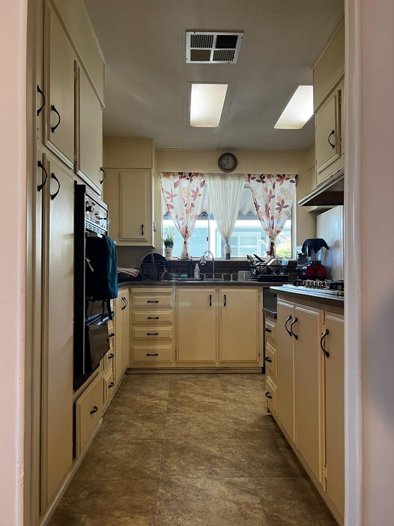 Detail Gallery Image 16 of 89 For 690 Persian Dr #50,  Sunnyvale,  CA 94089 - 2 Beds | 2 Baths