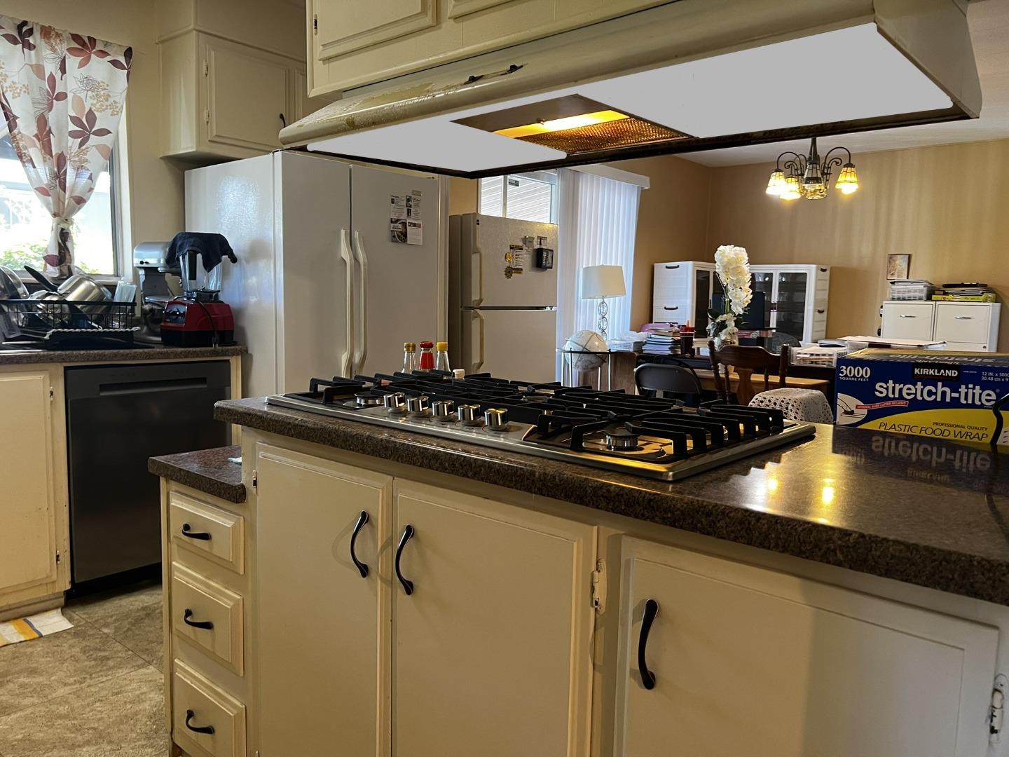 Detail Gallery Image 17 of 89 For 690 Persian Dr #50,  Sunnyvale,  CA 94089 - 2 Beds | 2 Baths