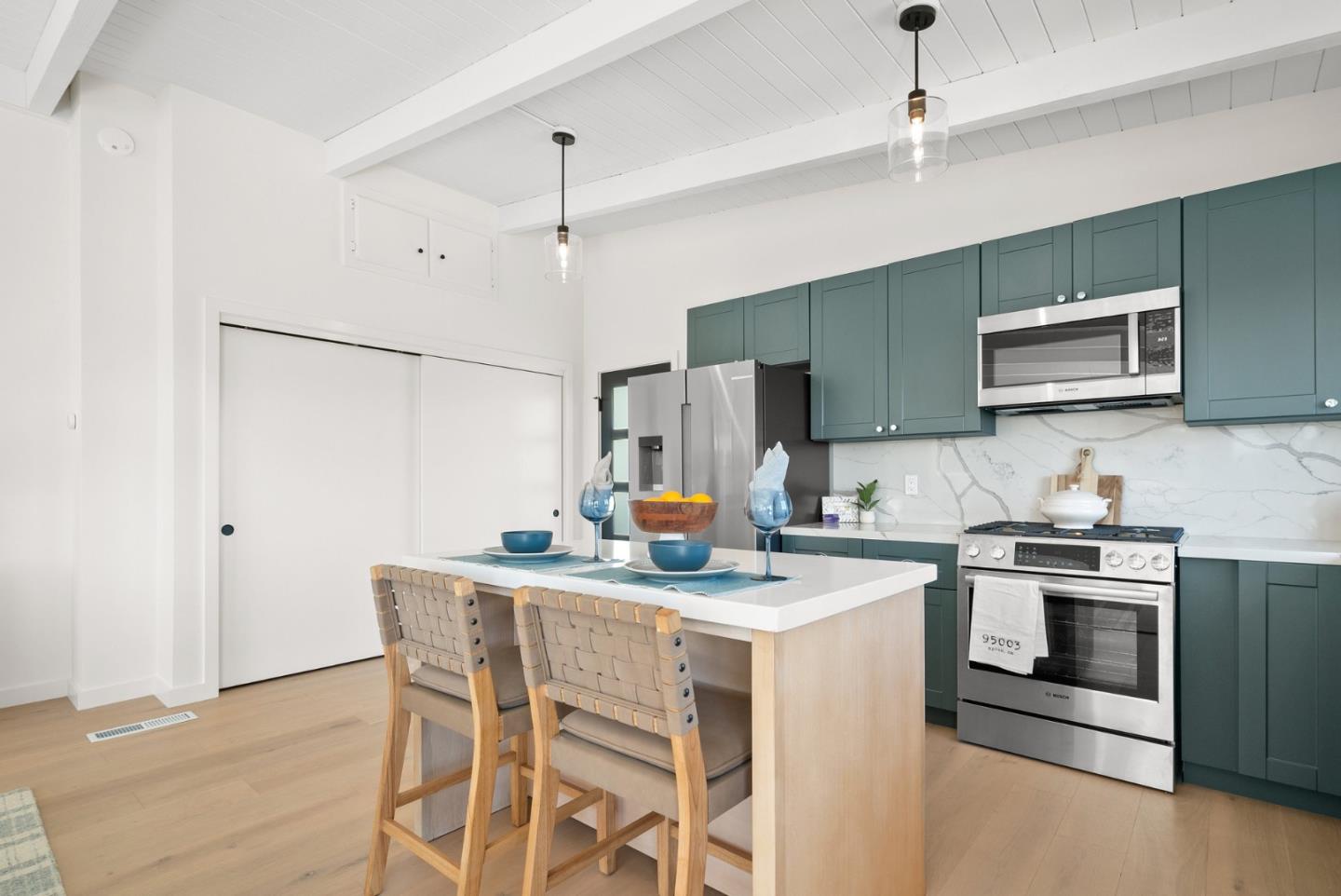 Detail Gallery Image 11 of 97 For 105 Vista Mar Ct, Aptos,  CA 95003 - 3 Beds | 3 Baths