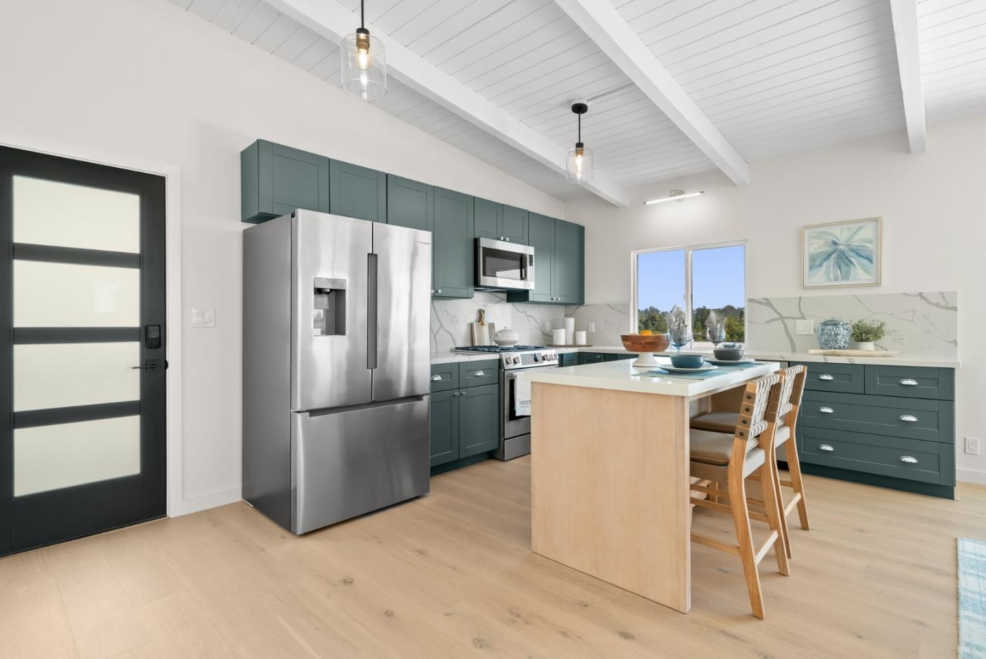 Detail Gallery Image 12 of 97 For 105 Vista Mar Ct, Aptos,  CA 95003 - 3 Beds | 3 Baths