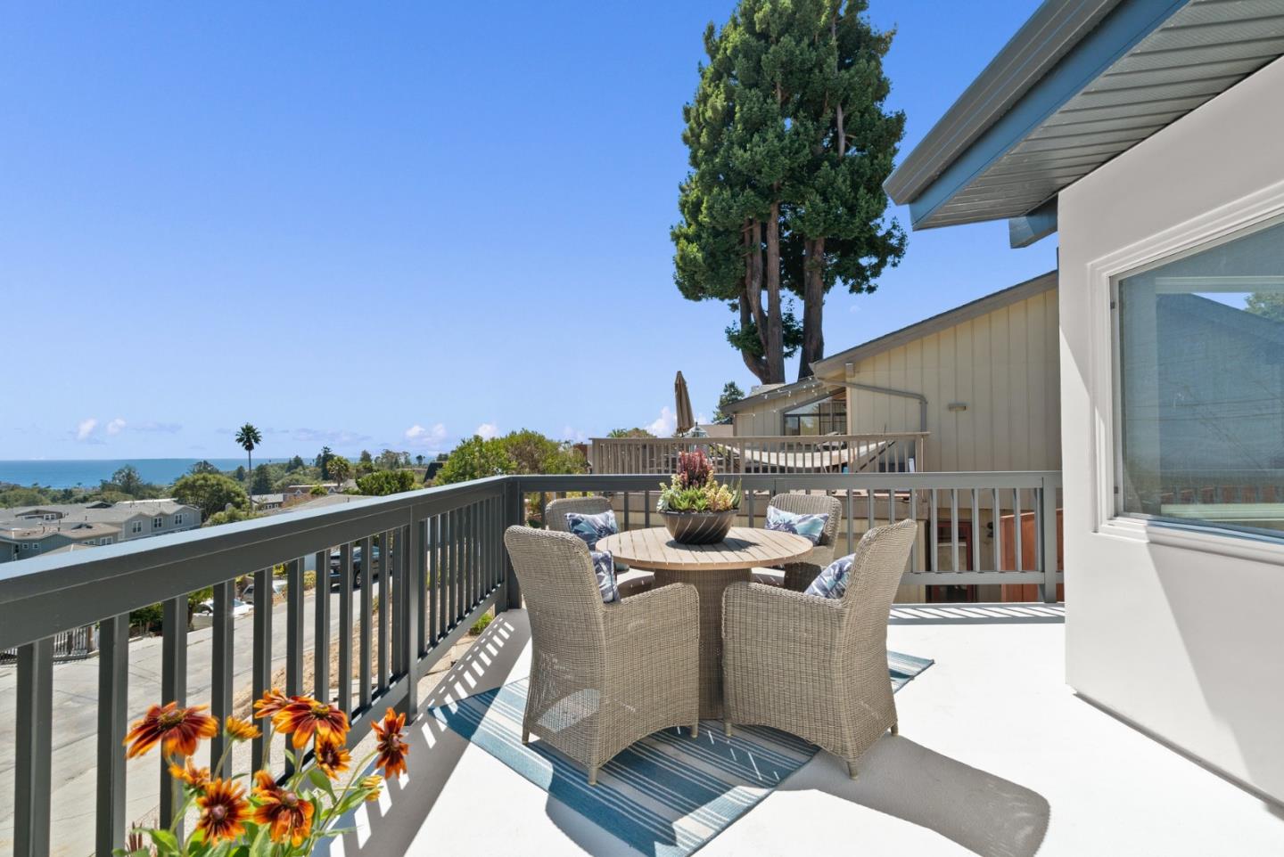 Detail Gallery Image 23 of 97 For 105 Vista Mar Ct, Aptos,  CA 95003 - 3 Beds | 3 Baths