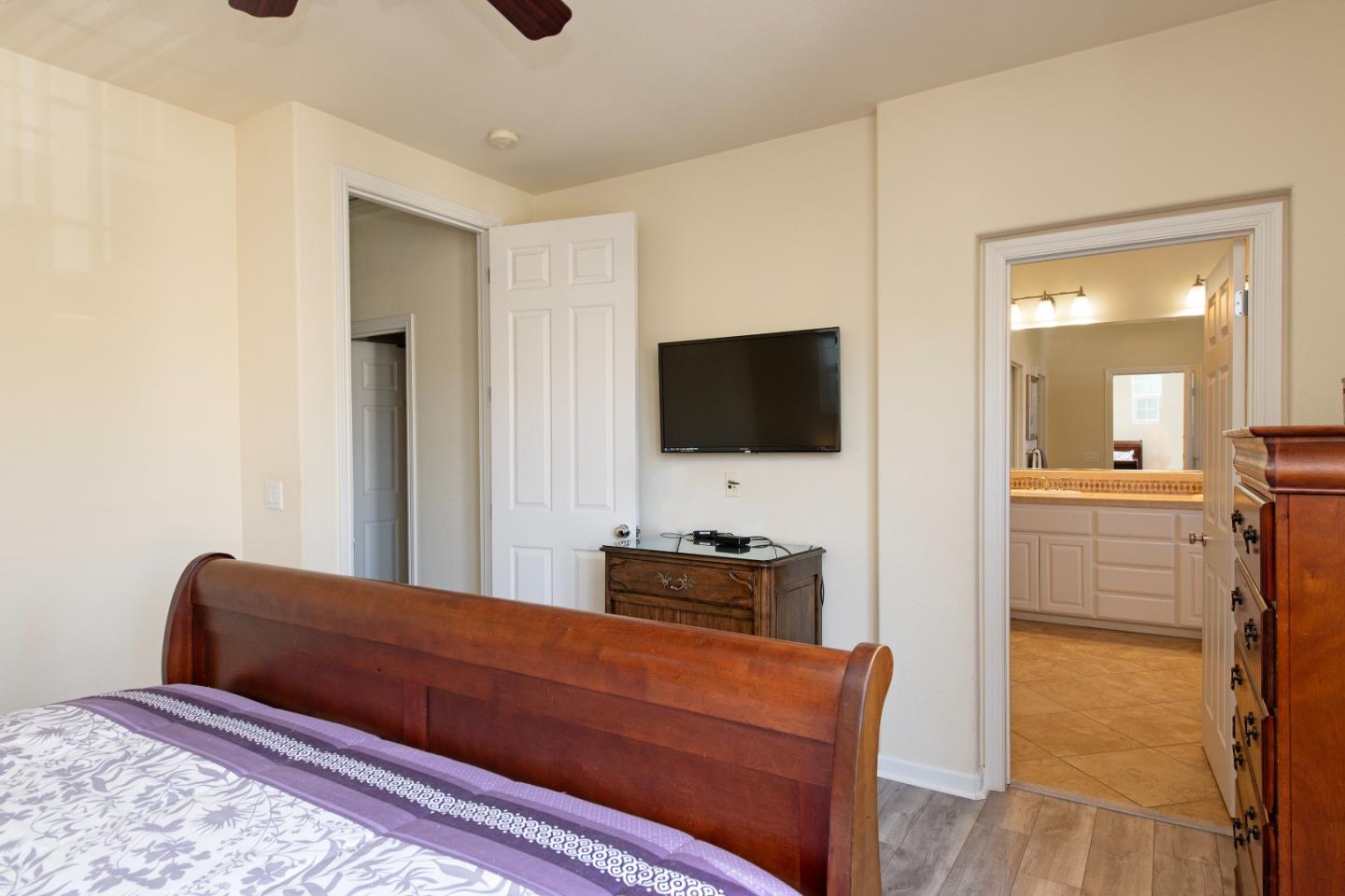 Detail Gallery Image 18 of 25 For 2427 Azevedo Pkwy, San Jose,  CA 95125 - 3 Beds | 2/1 Baths