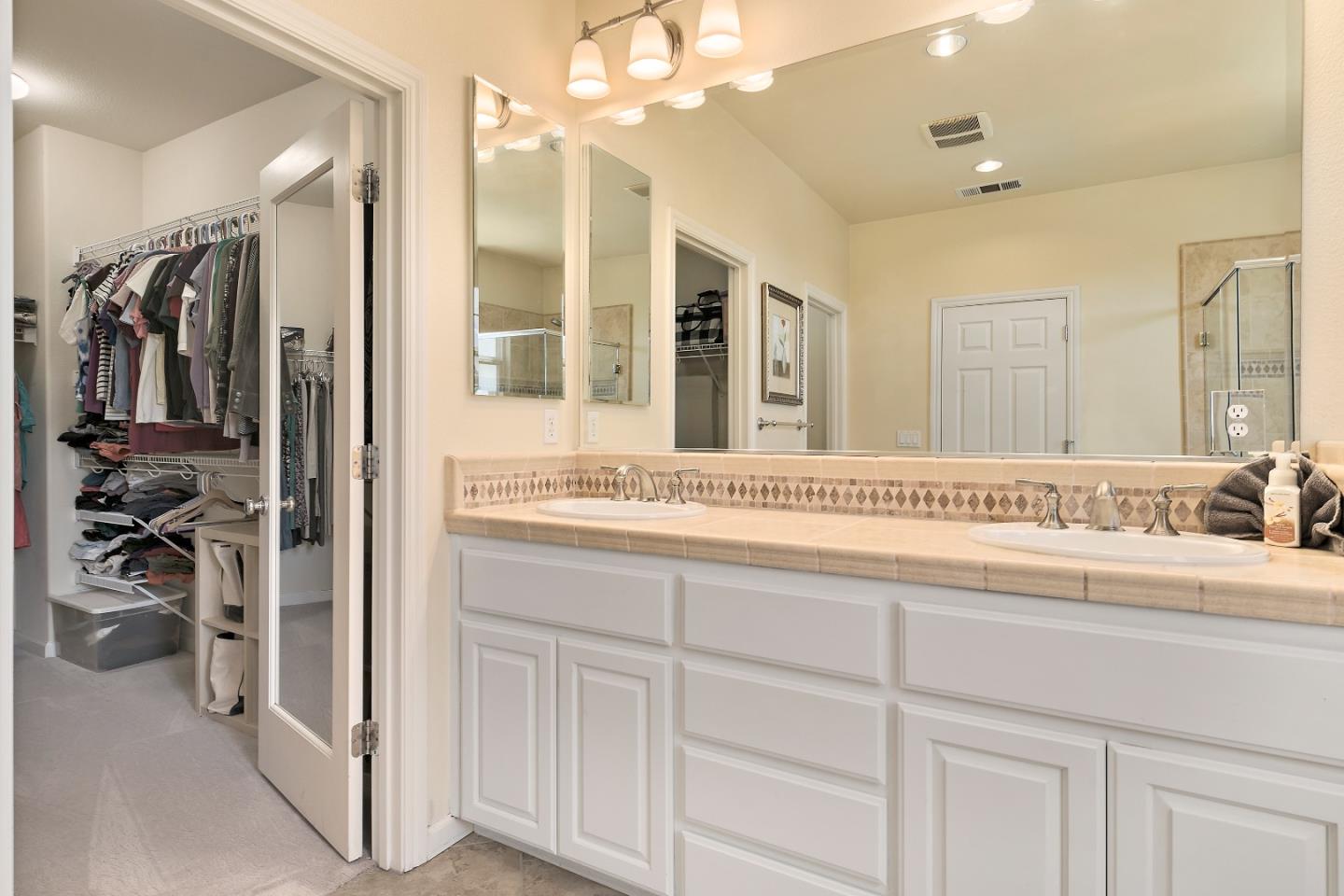 Detail Gallery Image 20 of 25 For 2427 Azevedo Pkwy, San Jose,  CA 95125 - 3 Beds | 2/1 Baths