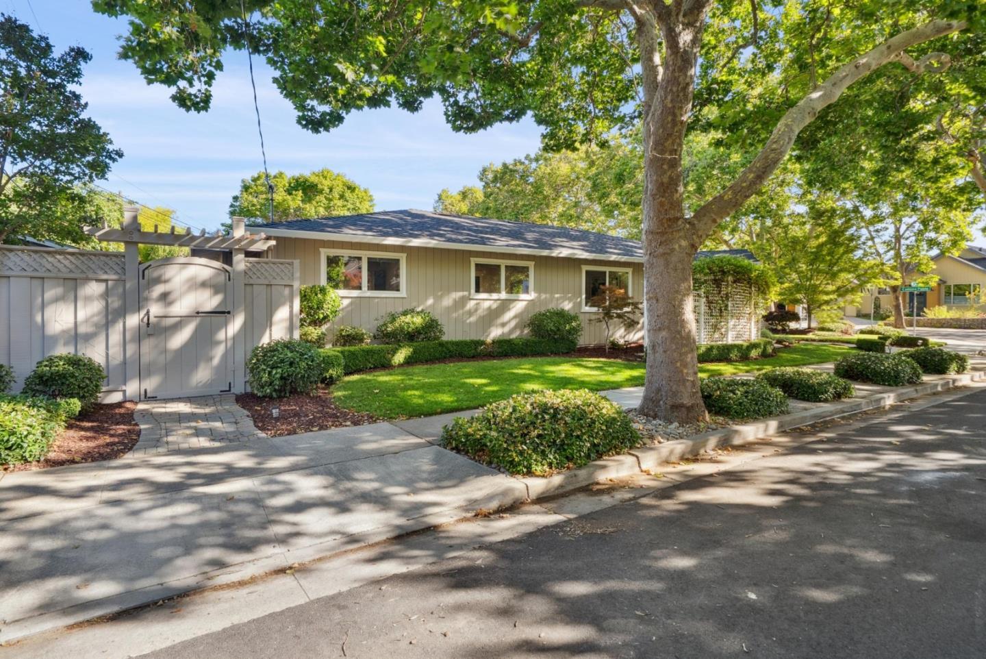 Detail Gallery Image 15 of 105 For 1204 Camino Pablo, San Jose,  CA 95125 - 4 Beds | 3 Baths