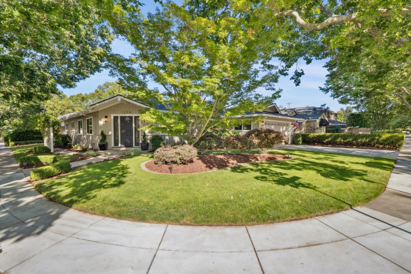 Detail Gallery Image 8 of 105 For 1204 Camino Pablo, San Jose,  CA 95125 - 4 Beds | 3 Baths