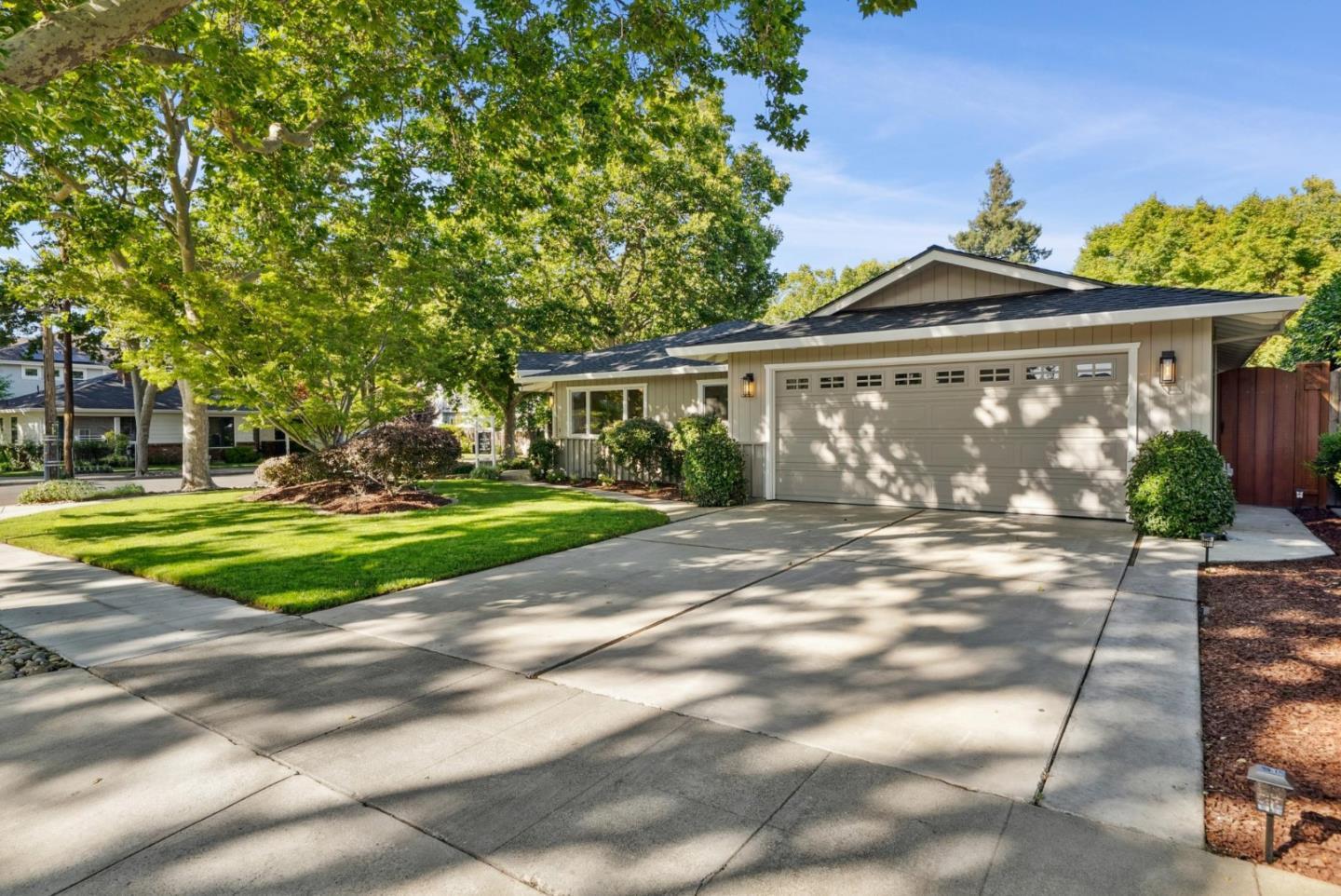 Detail Gallery Image 9 of 105 For 1204 Camino Pablo, San Jose,  CA 95125 - 4 Beds | 3 Baths