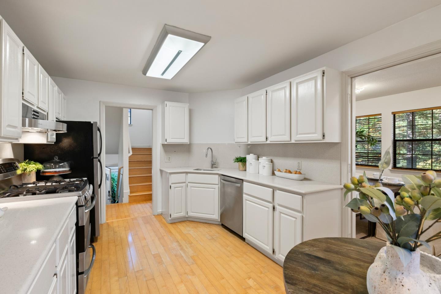 Detail Gallery Image 13 of 54 For 2851 San Juan Blvd, Belmont,  CA 94002 - 3 Beds | 2/1 Baths