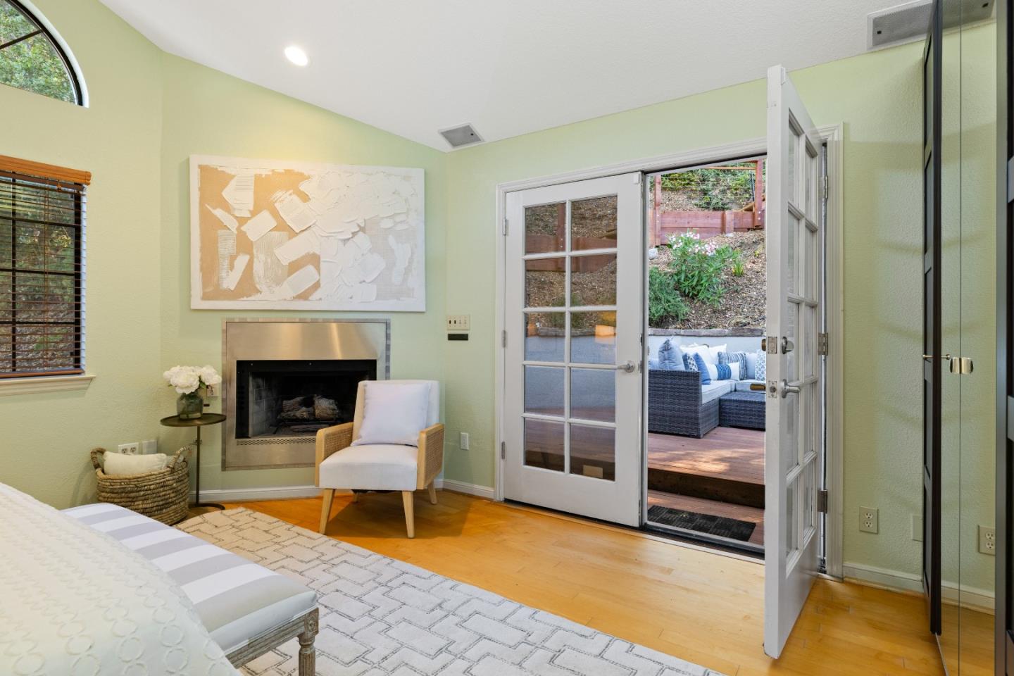 Detail Gallery Image 16 of 54 For 2851 San Juan Blvd, Belmont,  CA 94002 - 3 Beds | 2/1 Baths