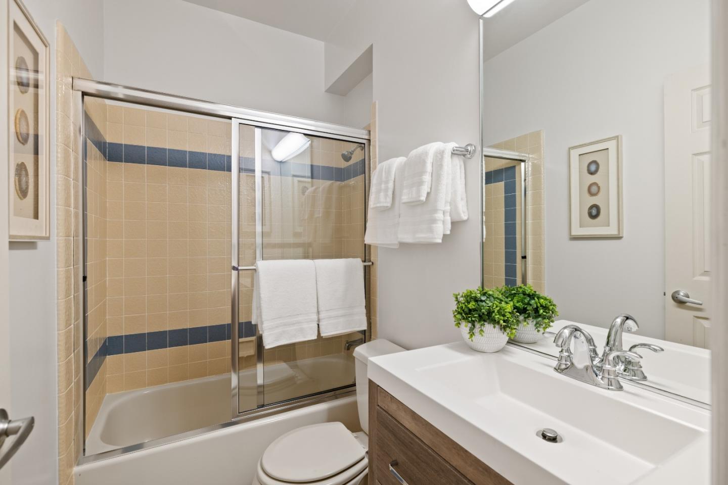 Detail Gallery Image 28 of 54 For 2851 San Juan Blvd, Belmont,  CA 94002 - 3 Beds | 2/1 Baths