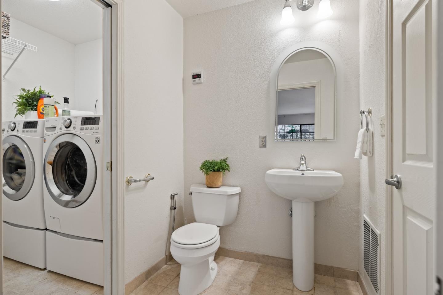 Detail Gallery Image 8 of 54 For 2851 San Juan Blvd, Belmont,  CA 94002 - 3 Beds | 2/1 Baths