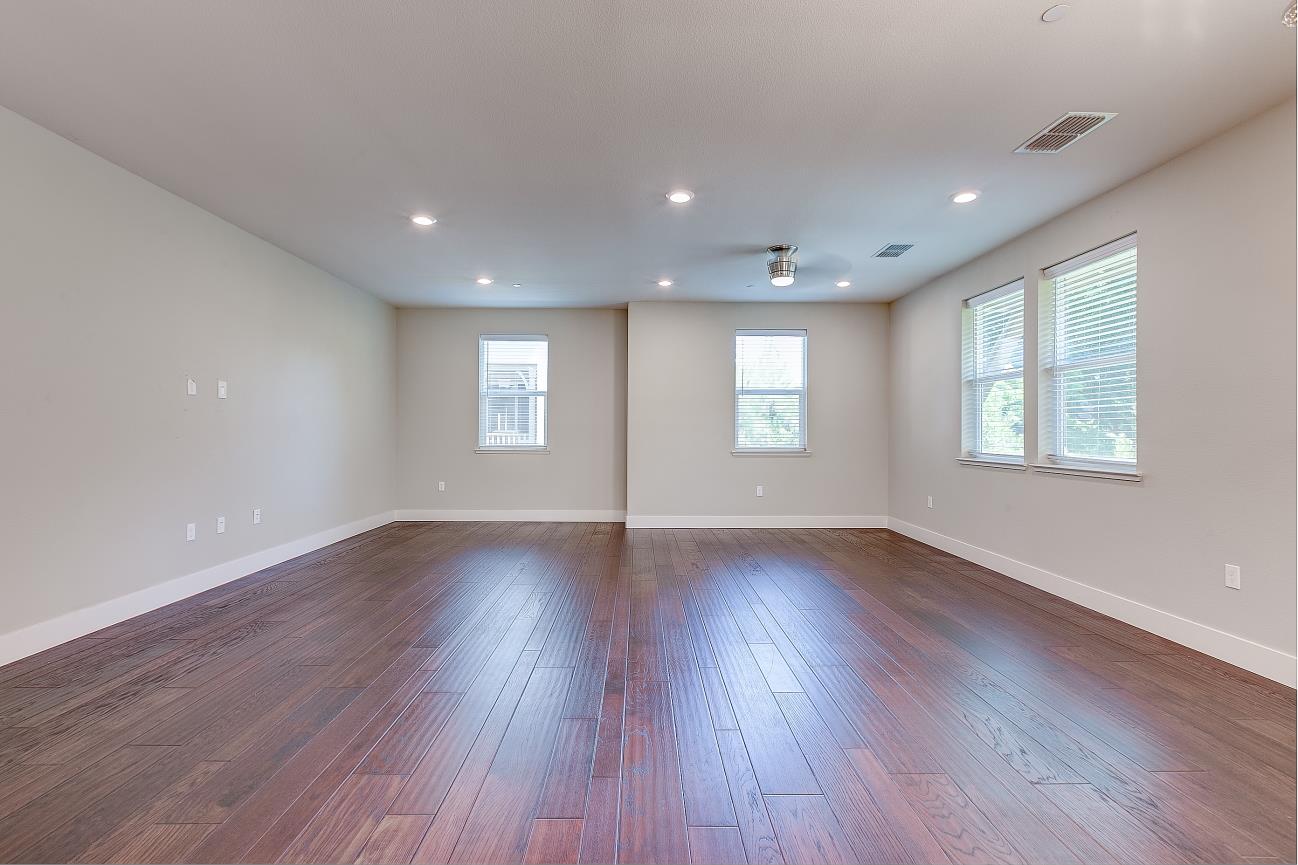 Detail Gallery Image 4 of 14 For 4053 Clare, Dublin,  CA 94568 - 4 Beds | 3/1 Baths
