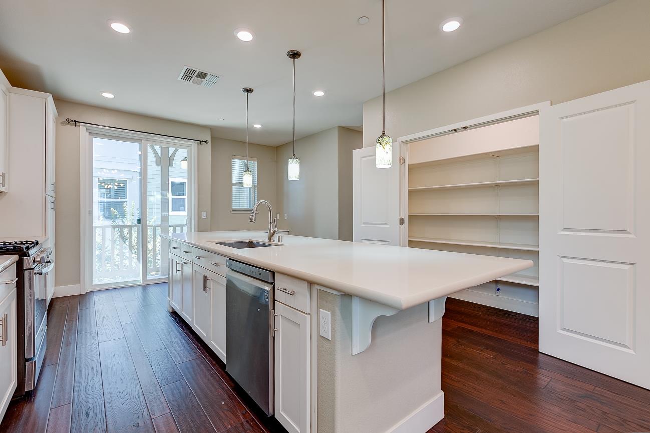 Detail Gallery Image 5 of 14 For 4053 Clare, Dublin,  CA 94568 - 4 Beds | 3/1 Baths