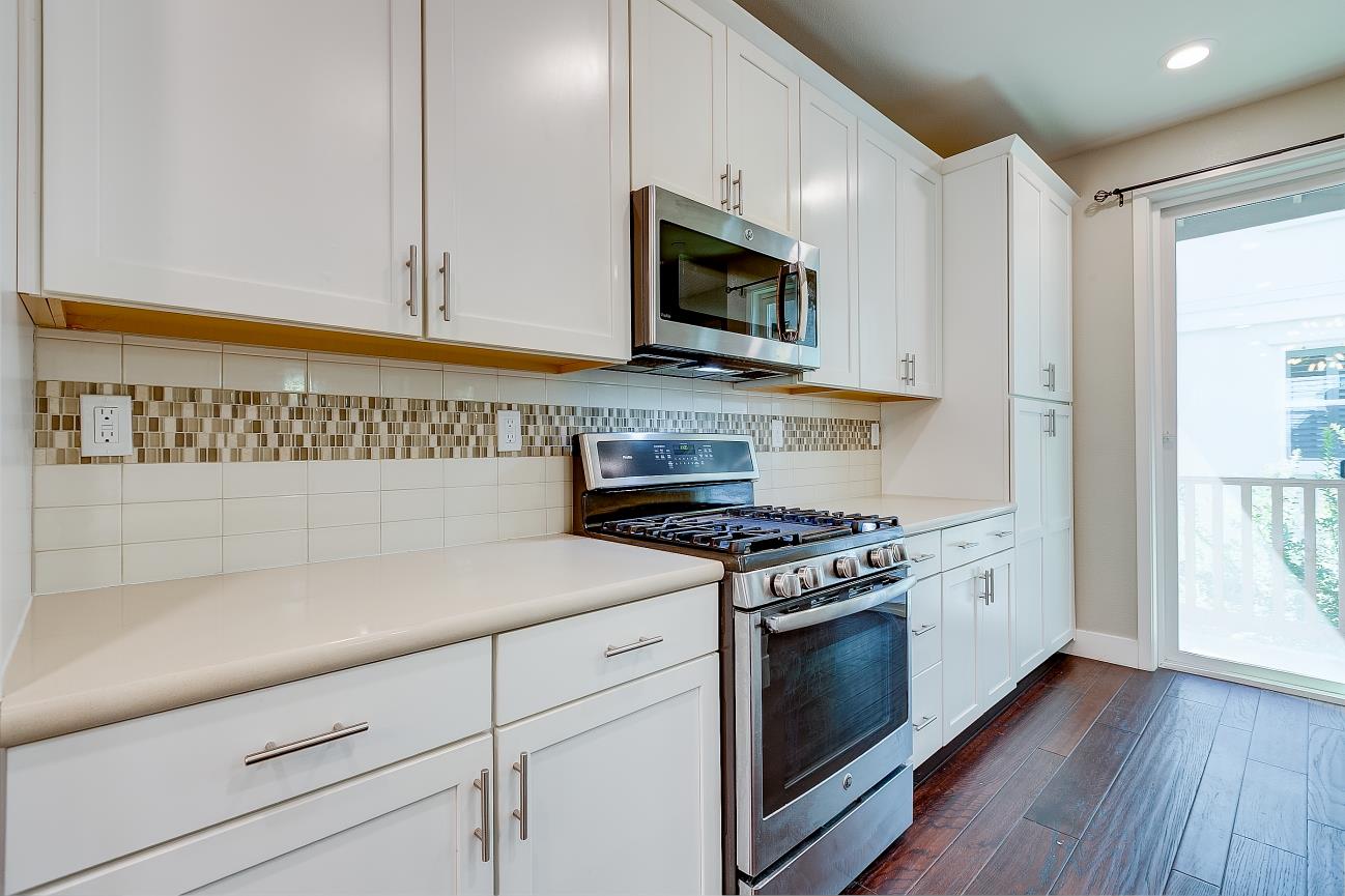 Detail Gallery Image 7 of 14 For 4053 Clare, Dublin,  CA 94568 - 4 Beds | 3/1 Baths