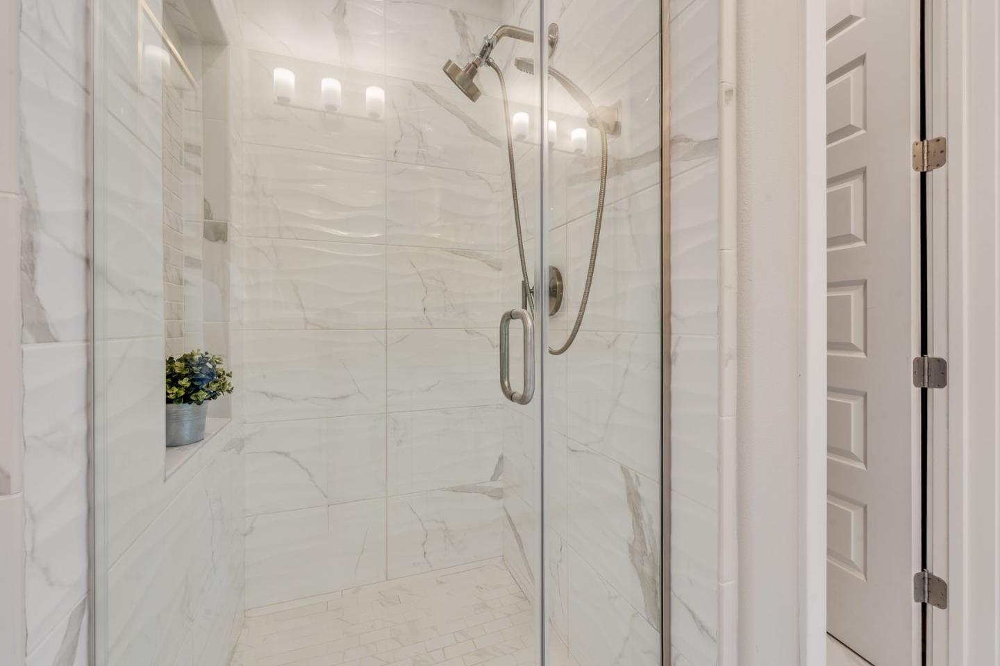 Detail Gallery Image 10 of 30 For 657 E Evelyn Ave, Sunnyvale,  CA 94086 - 3 Beds | 3/1 Baths